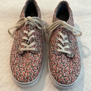Like new vans sneakers